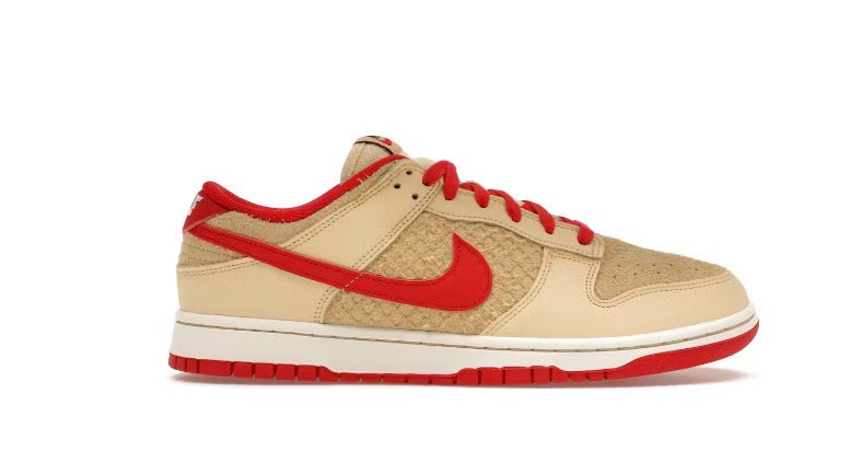 Dunk Low "Strawberry Waffle"