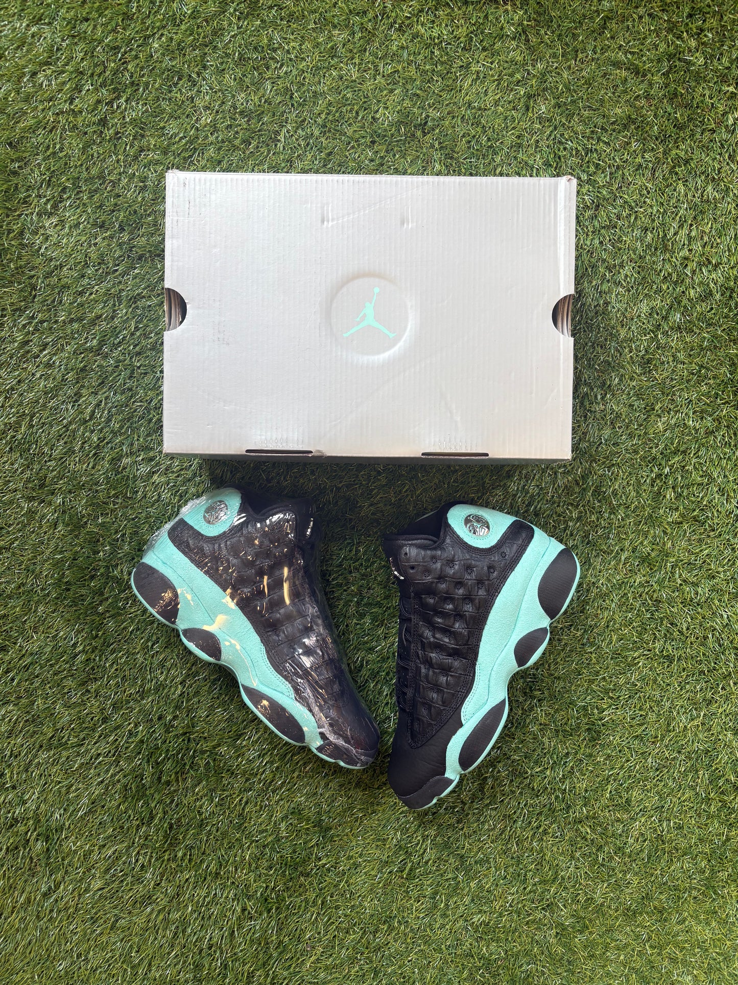 Air Jordan 13 “Black Island Green”