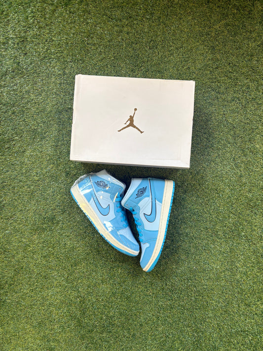 Jordan 1 Mid SE “Ice Blue”
