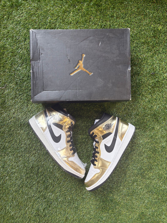 Air Jordan 1 Mid “Metallic Gold”
