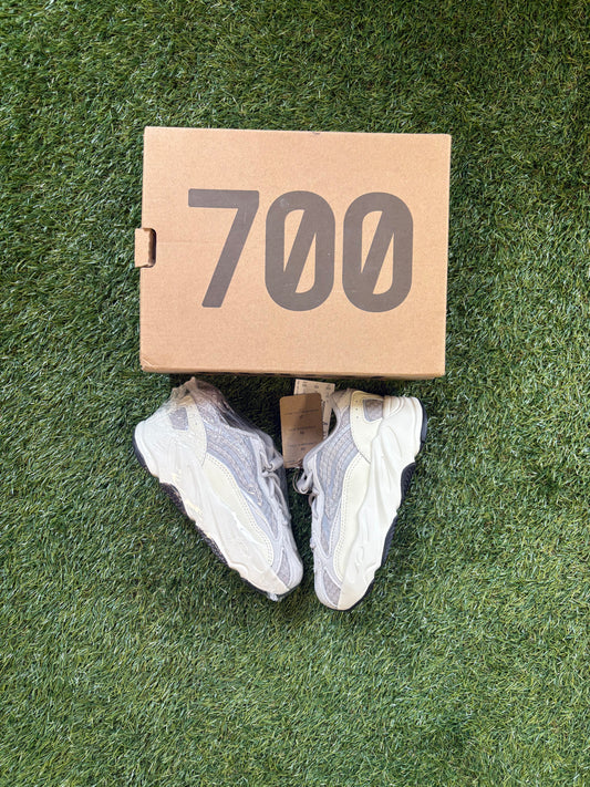 Yeezy Boost 700 UZ "Infant"